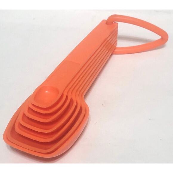 Vintage Tupperware Orange Measuring Spoon 7 Piece Set - Picture 1 of 4